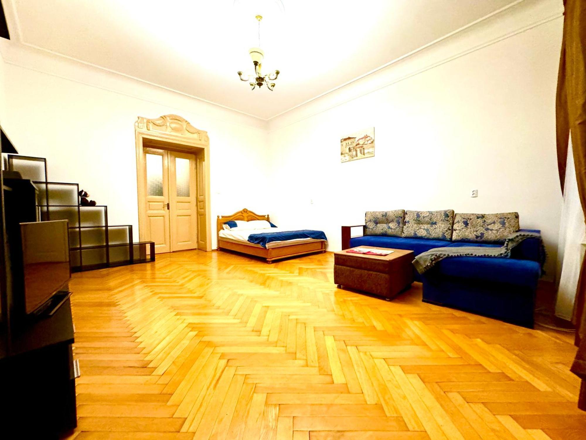 Luxury Apartment Near Rynok Square Lviv Exterior photo
